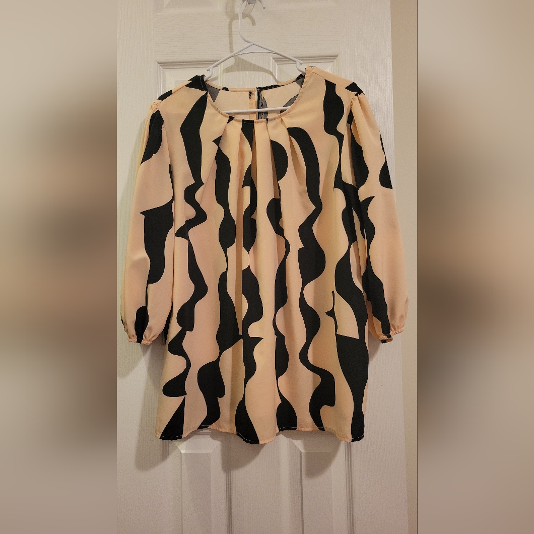 Shein Black And Cream Wavy Pattern Blouse